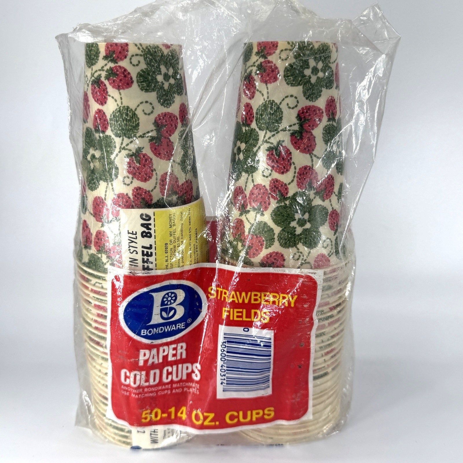 50 Count Vintage Bondware Strawberry Fields Wax Paper Cold Party Cups 14 oz NEW