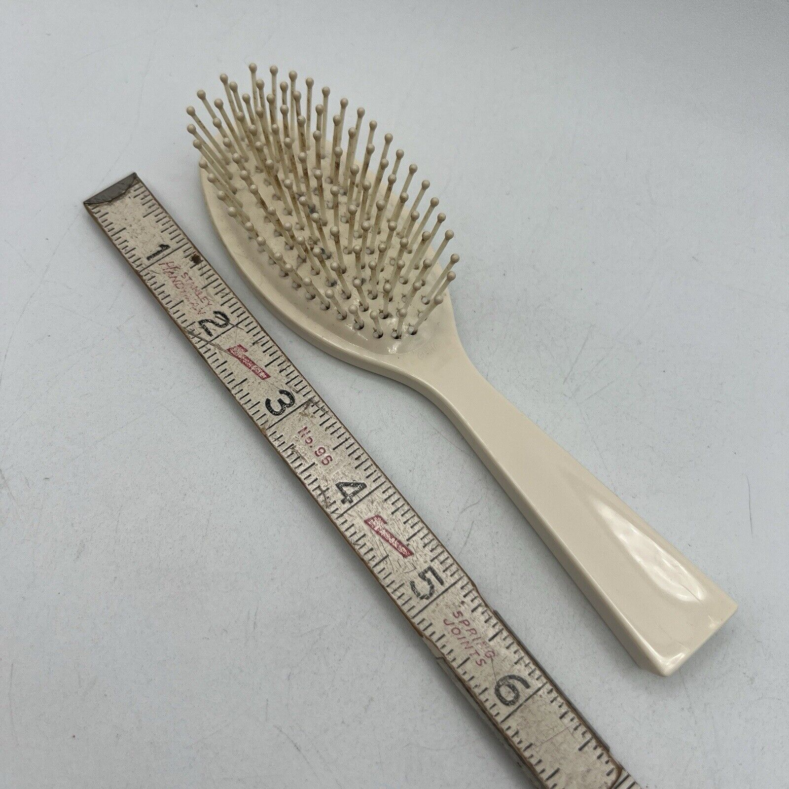 Vintage Estee lauder Ball Tipped Plastic Hair Brush Oval White 6.5” Travel Size