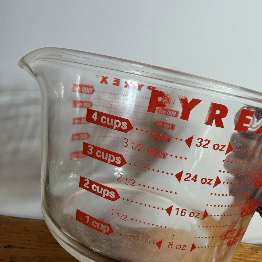 Vintage PYREX Glass Liquid 1 Quart 4 Cup Measuring Red Capital Lettering