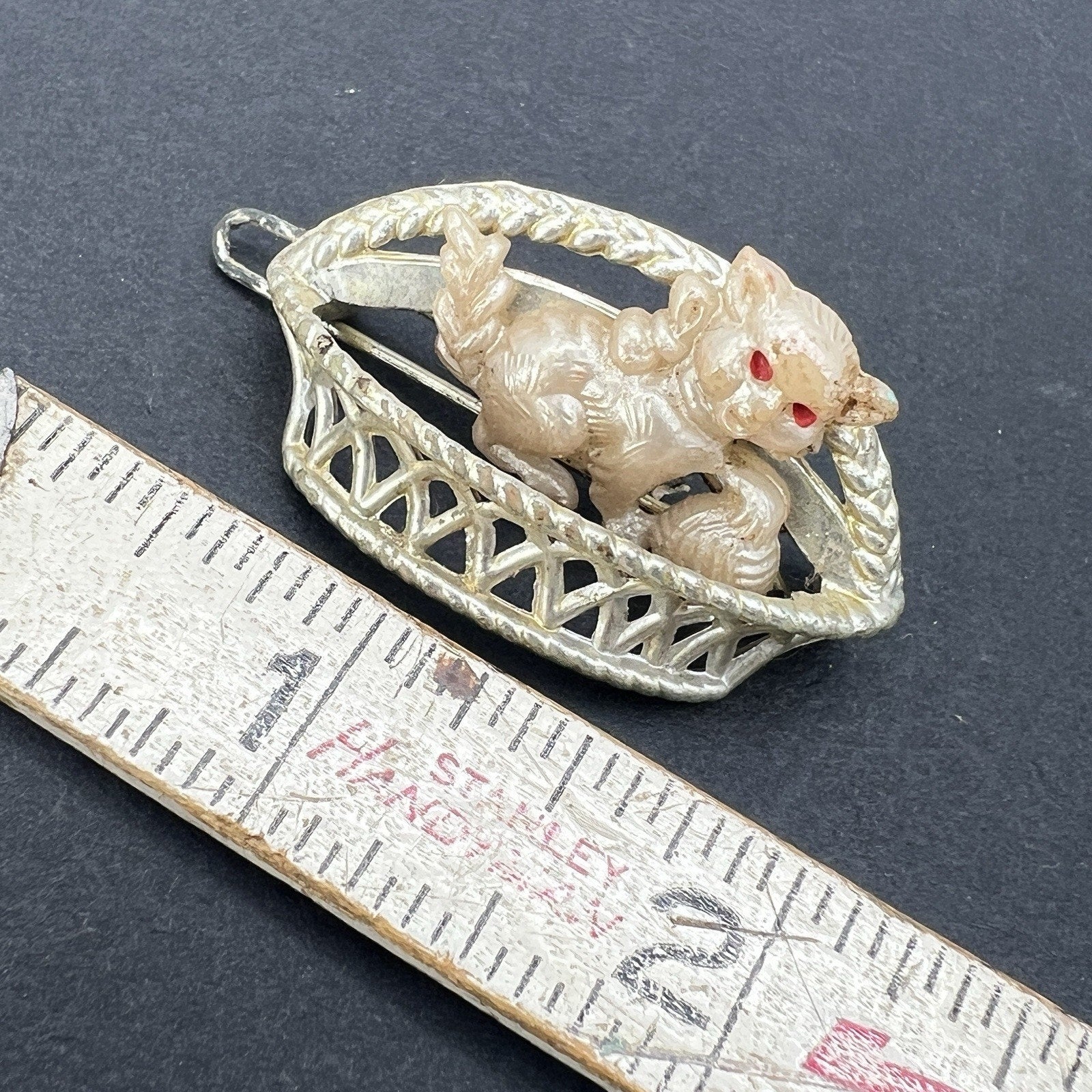 Vintage Metal Plastic Kitten Cat in Basket Yarn Novelty Childs Hair Barrette