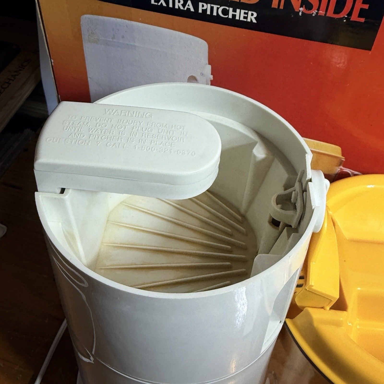 Mr. Coffee 3 Quart Iced Tea Pot Maker Model TM3.5 Yellow BONUS PITCHER