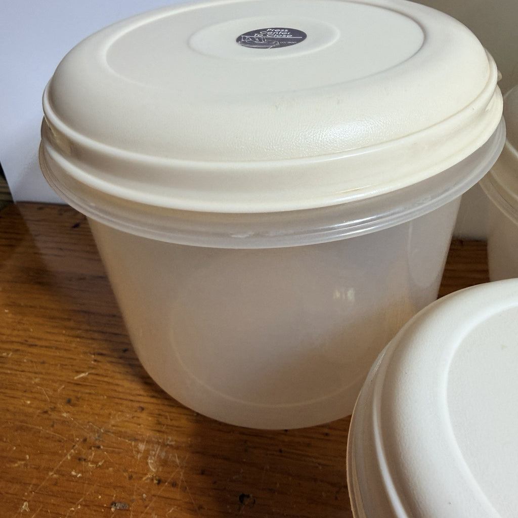 Set 8 Vtg Rubbermaid Servin Saver Round Food Containers Almond Lids
