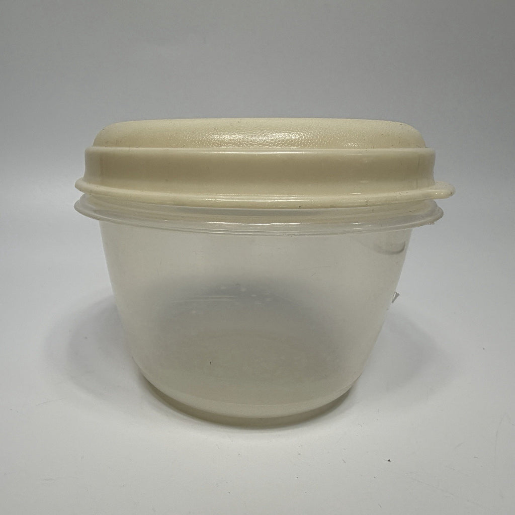 Vintage Rubbermaid Servin' Saver #1 Round 2 Cups Container 0026 Almond Lid