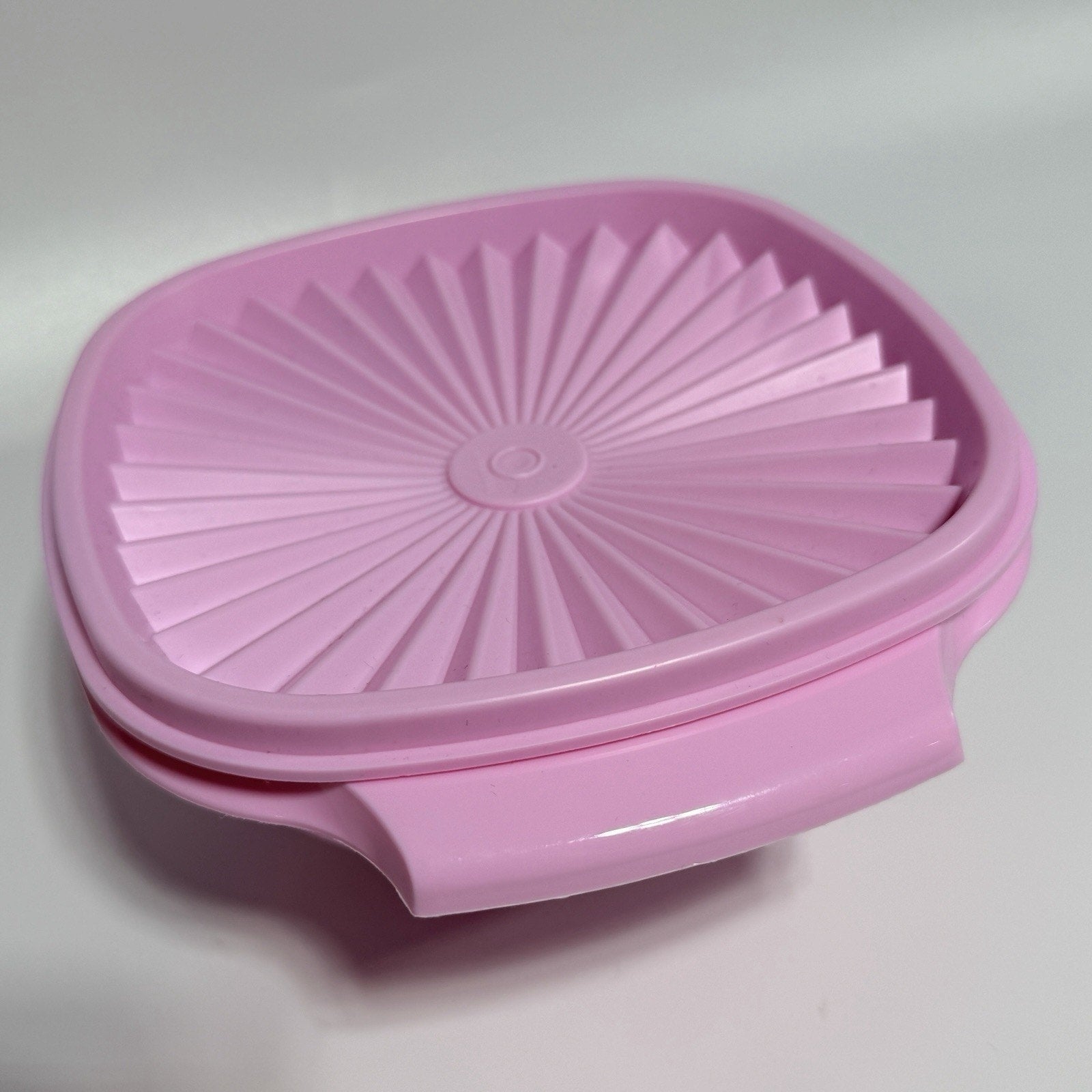 Tupperware Servalier Bowl Candy Pink with Lid 3.5 cup 840-1