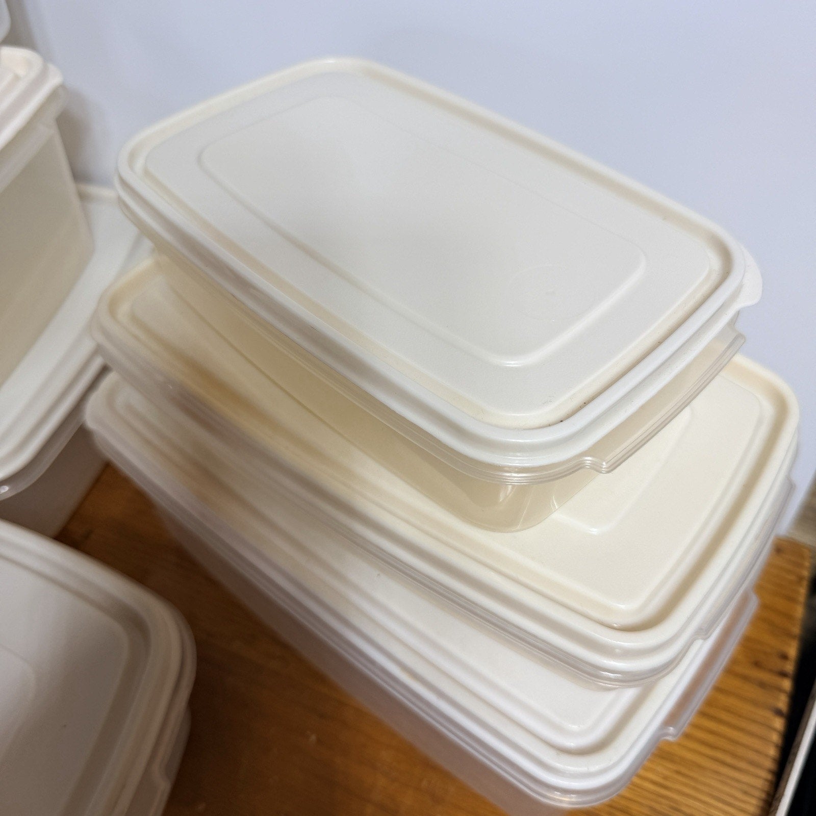 Set 7 Vtg Rubbermaid Servin Saver Rectangle Square Food Containers Almond Lids