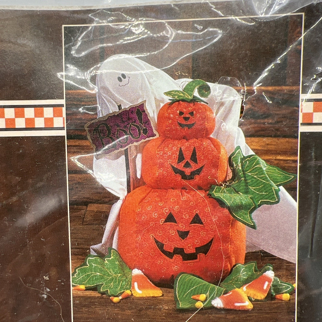 Vintage Dimensions Bottle Buddies Spookie & Pumpkinnoodles Felt Craft Kit 1997