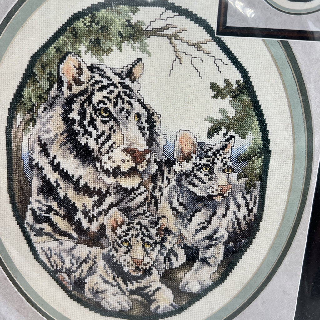 Jaylynn White Tigers Cross Stitch Kit 80-302 Stoney Creek 9x12" 1995 USA