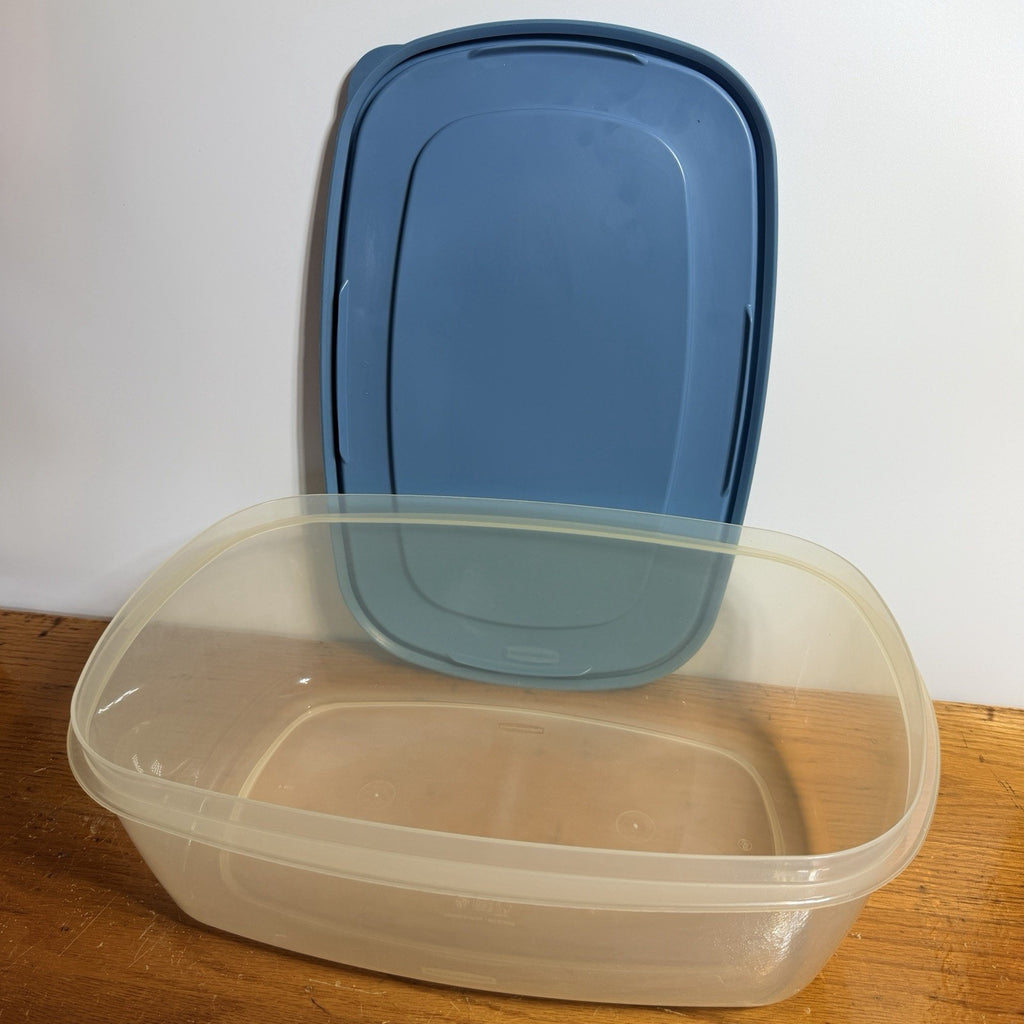 Vintage Rubbermaid X-LARGE Food Storage Container 40 Cups Rectangle Blue Lid