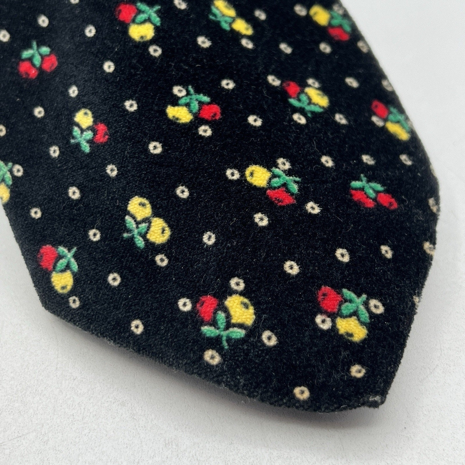 Vtg Black Velvet Cherry Fruit Mens Tie Red Yellow Cotton Retro 1970s Kitsch 4.5"