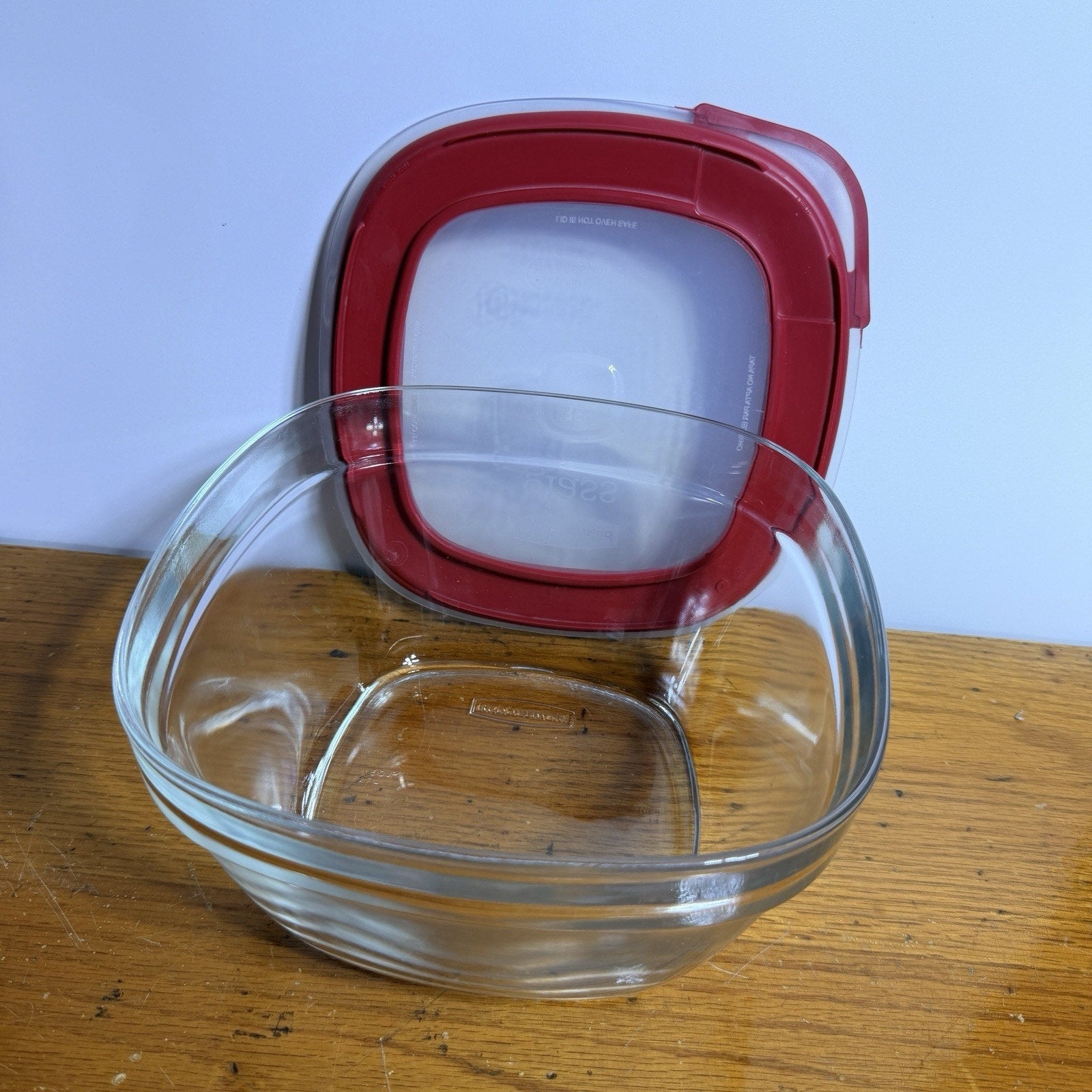 Rubbermaid 7N66 Glass Storage Container Large 11.5 cup Red Easy Find Lid