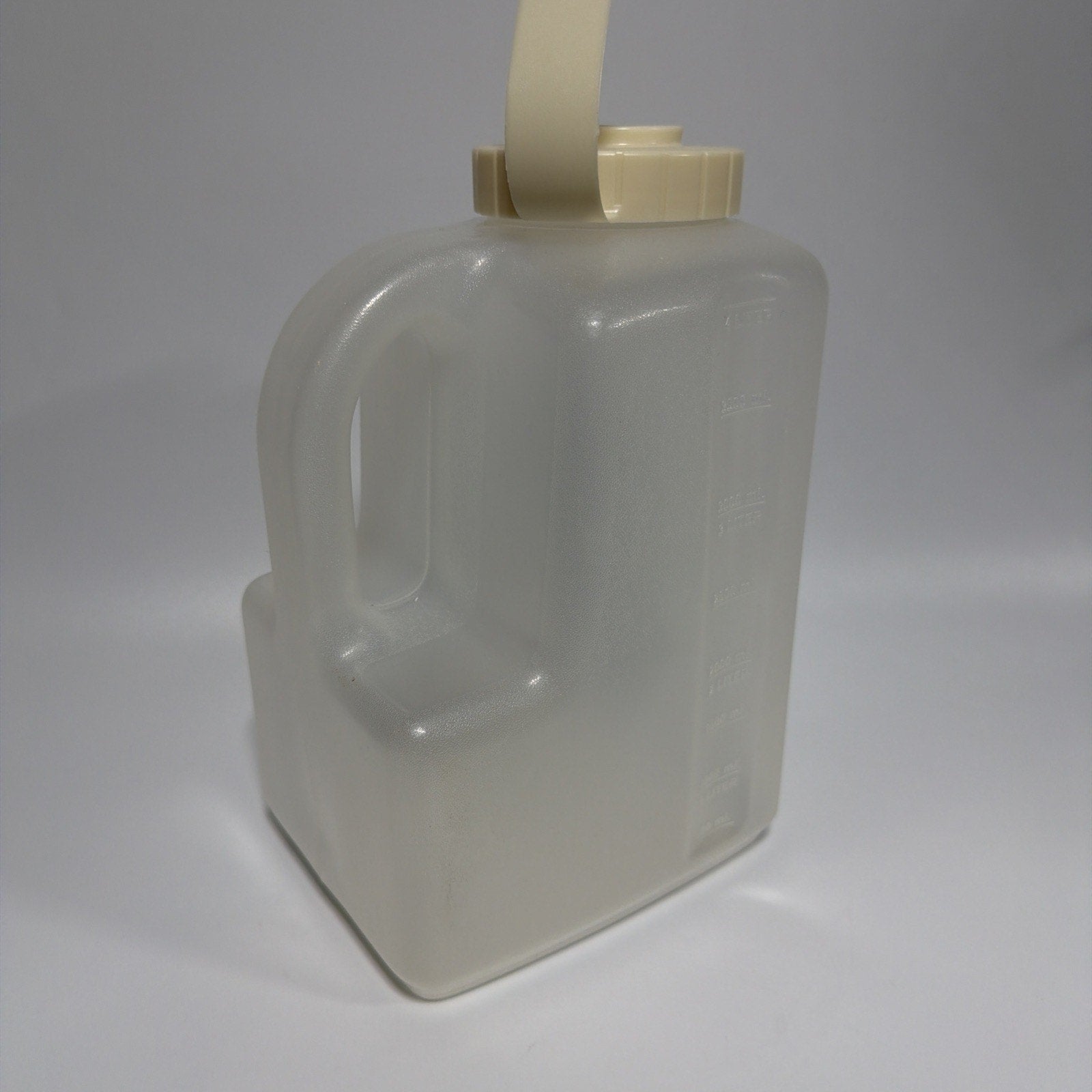 Vtg Rubbermaid Servin Saver 1 Gallon 4 Qt Jug Pitcher Flip Top Almond Lid 0231
