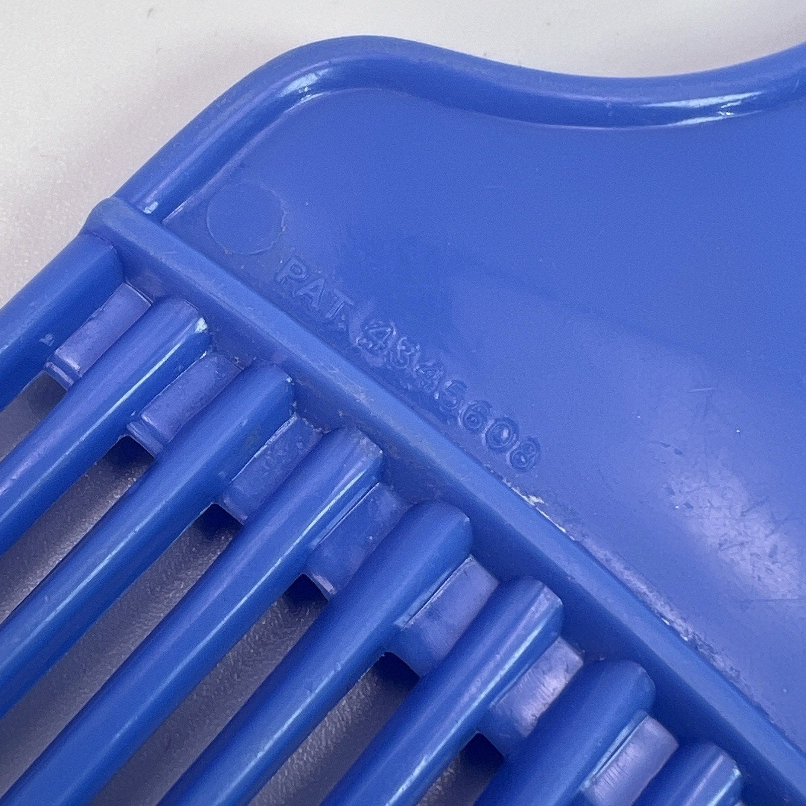 Vintage 1980s USA Patent 4345608 Color Dip Hair Pick Lift Comb Blue White 6.5”