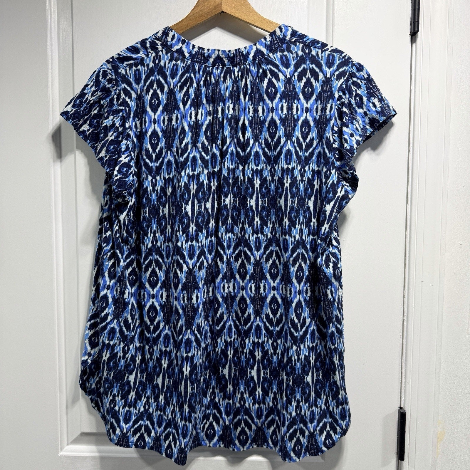 Lane Bryant V Neck Cap Sleeve Blouse 14/16 Blue White Navy Lattice Detail Summer
