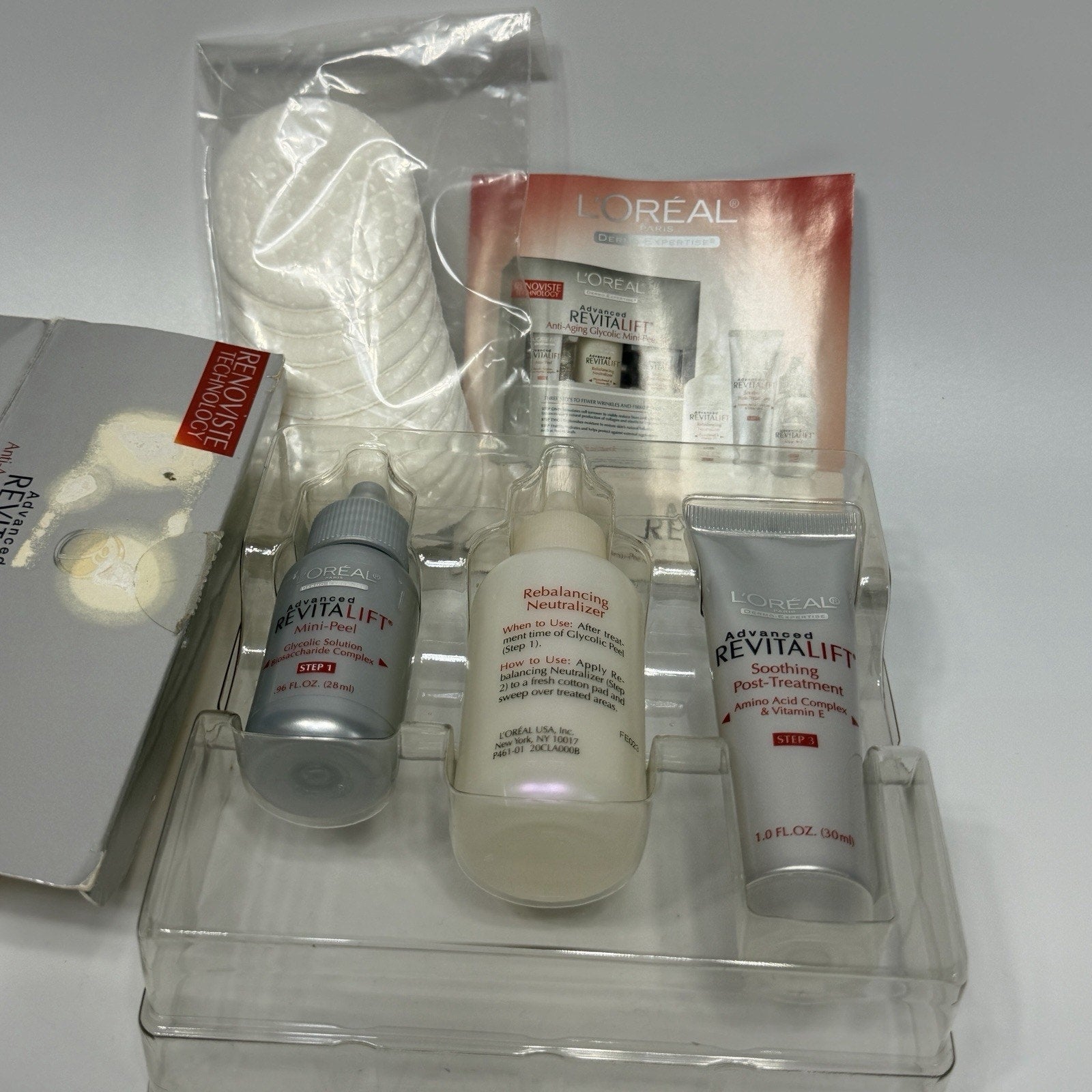 L'oreal Advanced REVITALIFT AntiAging Glycolic MiniPeel 3 Piece Kit
