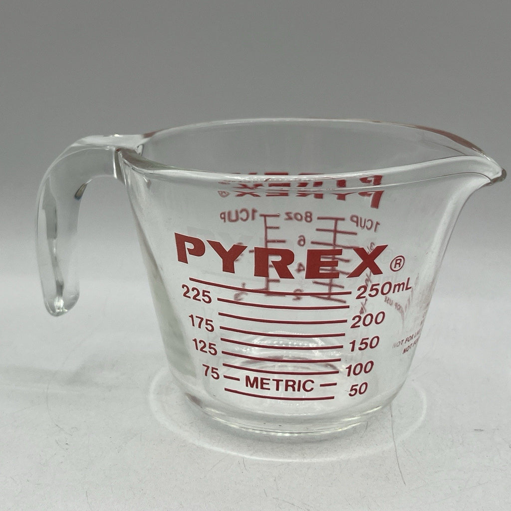 Vintage Pyrex 508 1 Cup 8 oz Glass Measuring Cup Red Lettering J Handle Baking