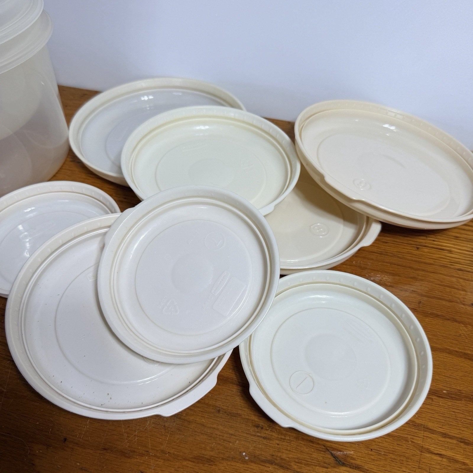 Set 8 Vtg Rubbermaid Servin Saver Round Food Containers Almond Lids