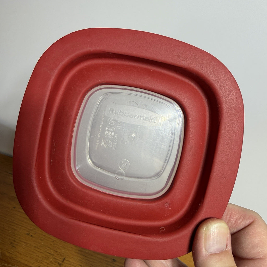 Rubbermaid Premier Storage Container 1.25 Cup Red Swirls Easy View Lid FG 7H74