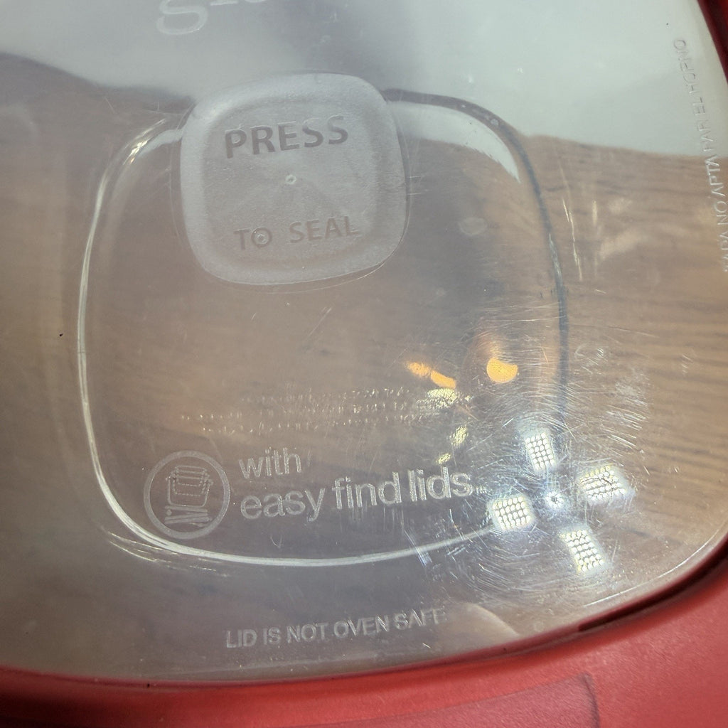 Rubbermaid 7N66 Glass Storage Container Large 11.5 cup Red Easy Find Lid