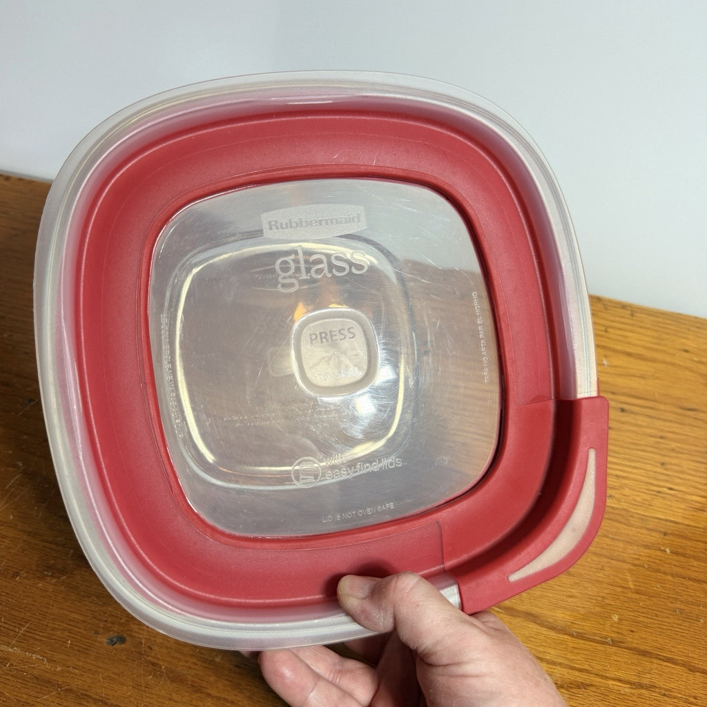 Rubbermaid 7N66 Glass Storage Container Large 11.5 cup Red Easy Find Lid