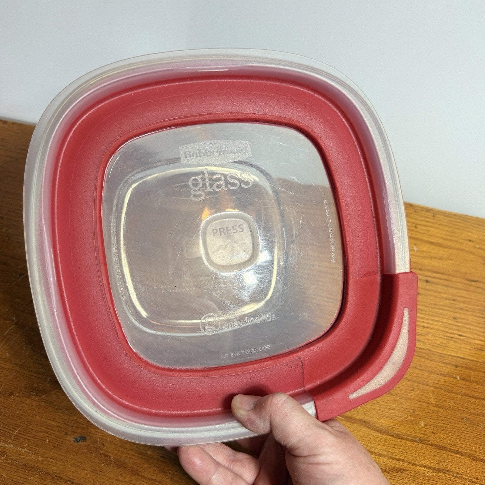 Rubbermaid 7N66 Glass Storage Container Large 11.5 cup Red Easy Find Lid