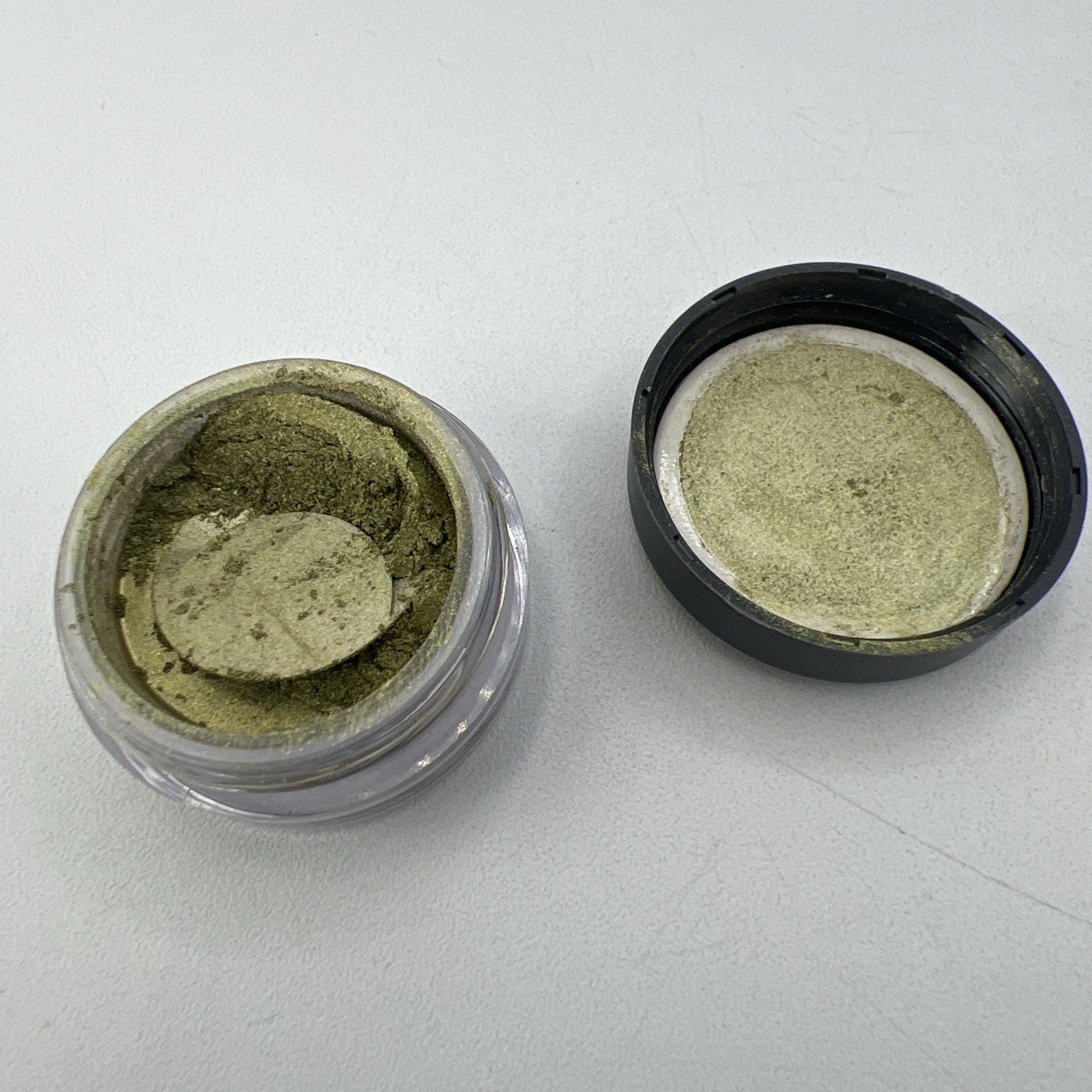 bareMinerals EyeColor Shadow WEDNESDAY Green Shimmer .01 oz .28 g NEW