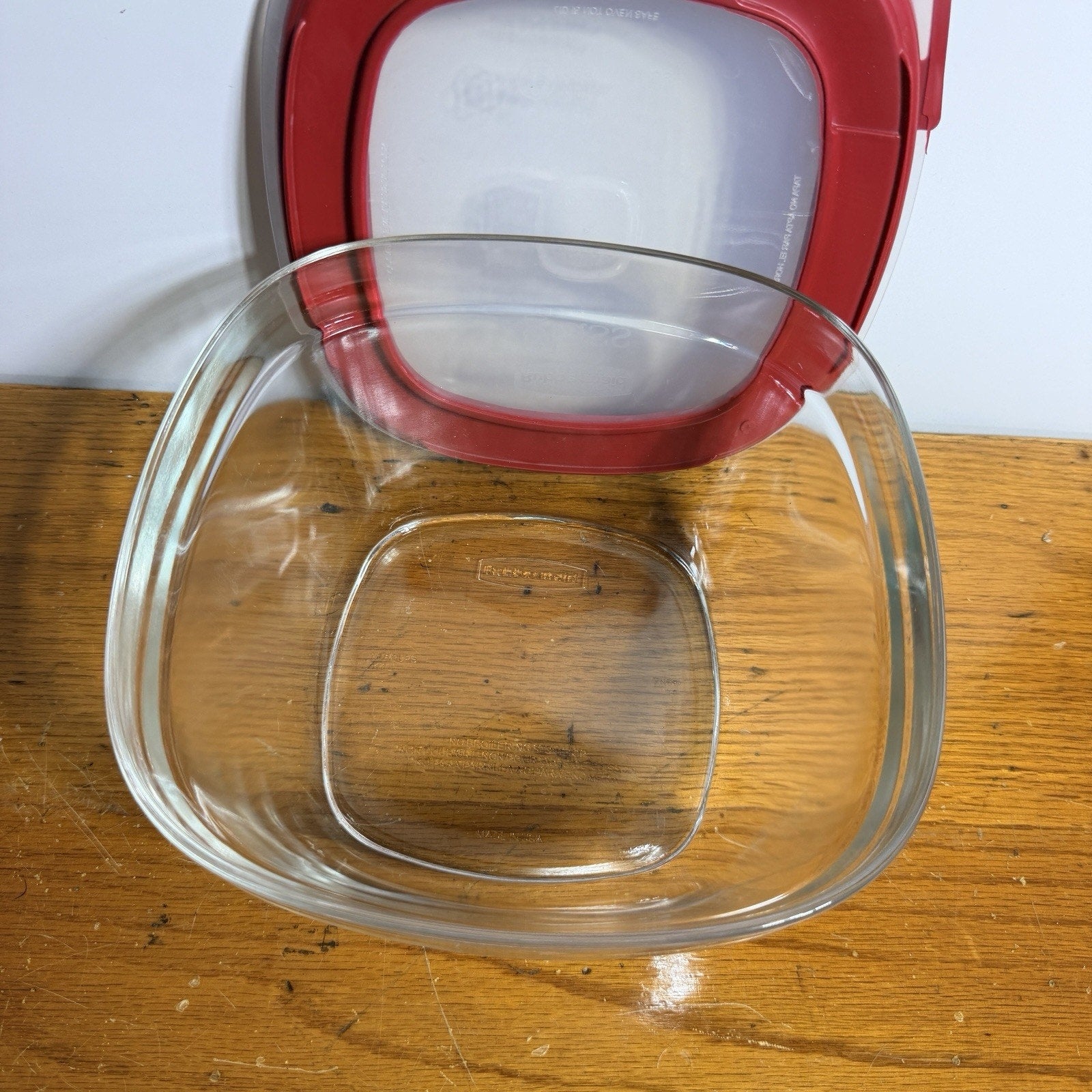 Rubbermaid 7N66 Glass Storage Container Large 11.5 cup Red Easy Find Lid