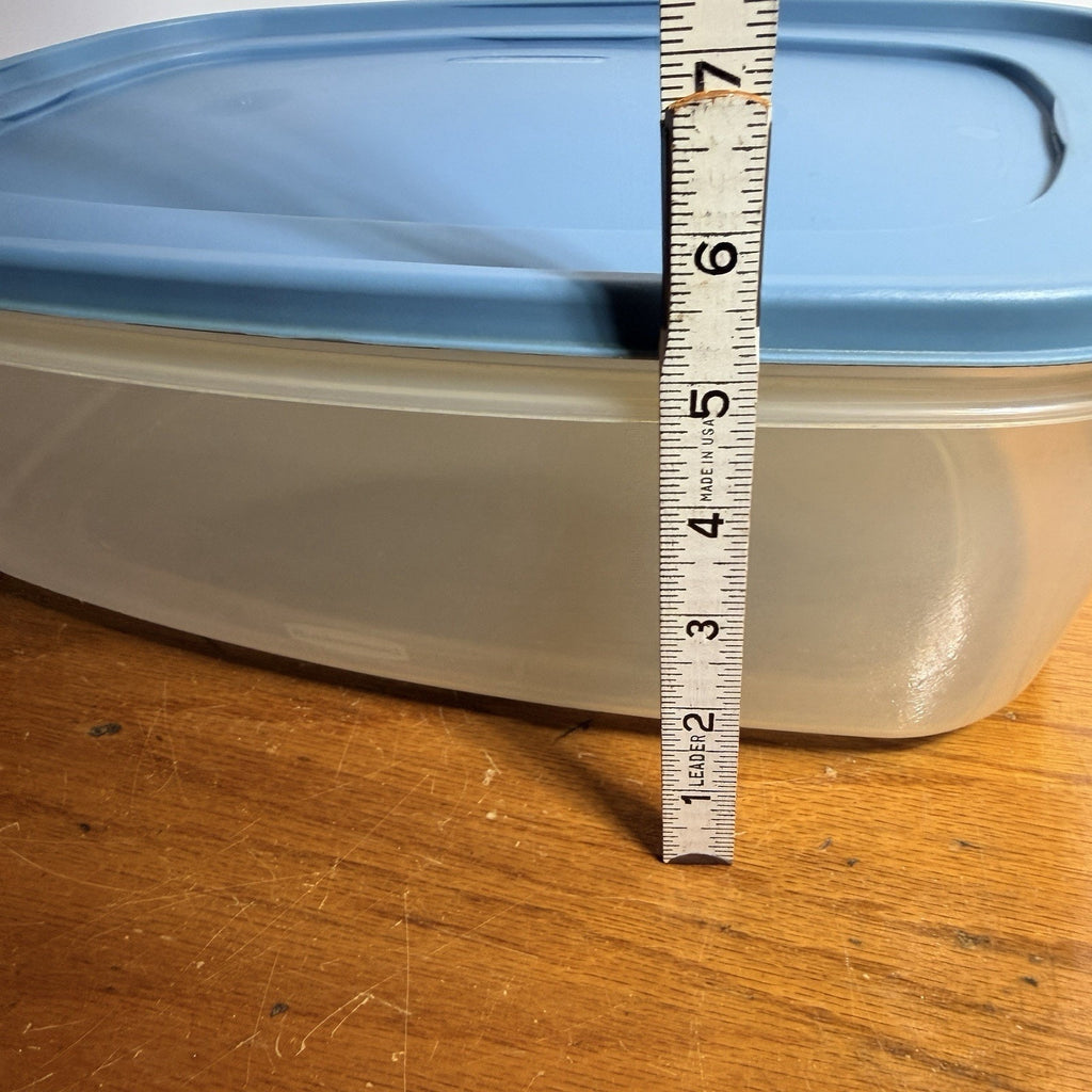 Vintage Rubbermaid X-LARGE Food Storage Container 40 Cups Rectangle Blue Lid