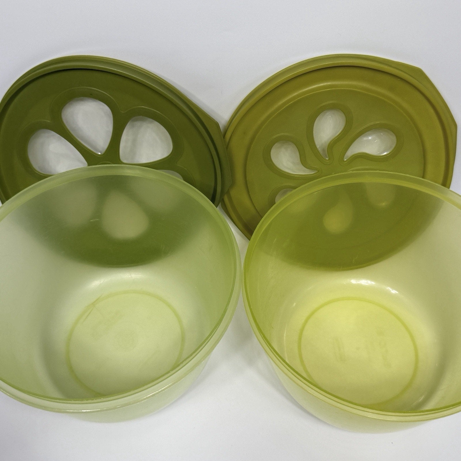 Set 2 Vintage Rubbermaid Storage Nesting Bowls Daisy Lids Avocado Green 12 Cup