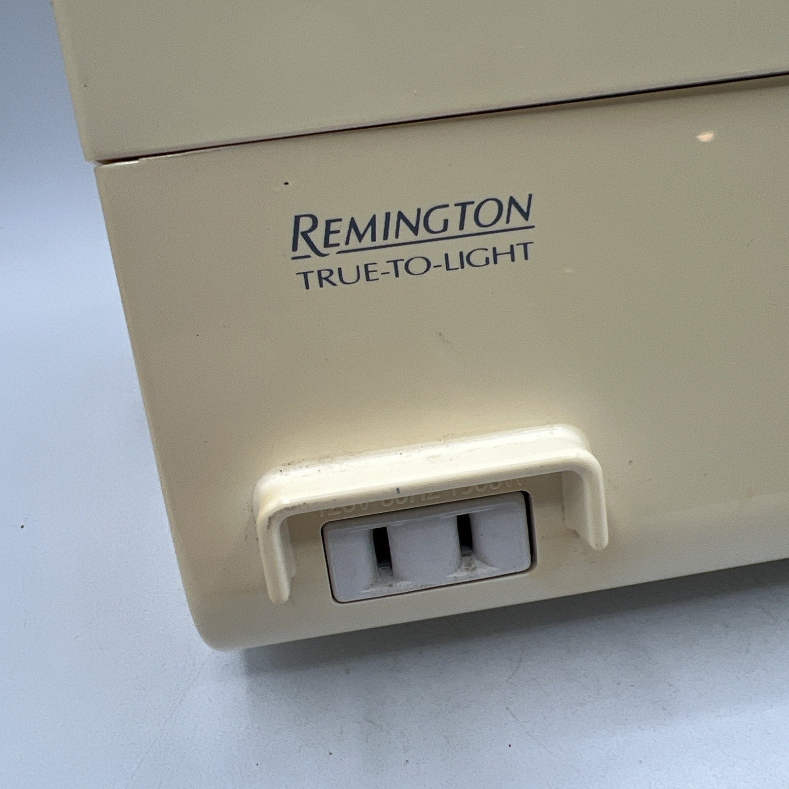 Vintage REMINGTON True to Light Make Up Mirror Magnifying Outlet Model LM-8