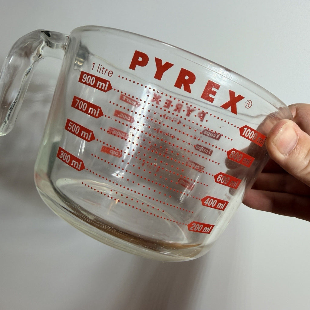 Vintage PYREX Glass Liquid 1 Quart 4 Cup Measuring Red Capital Lettering