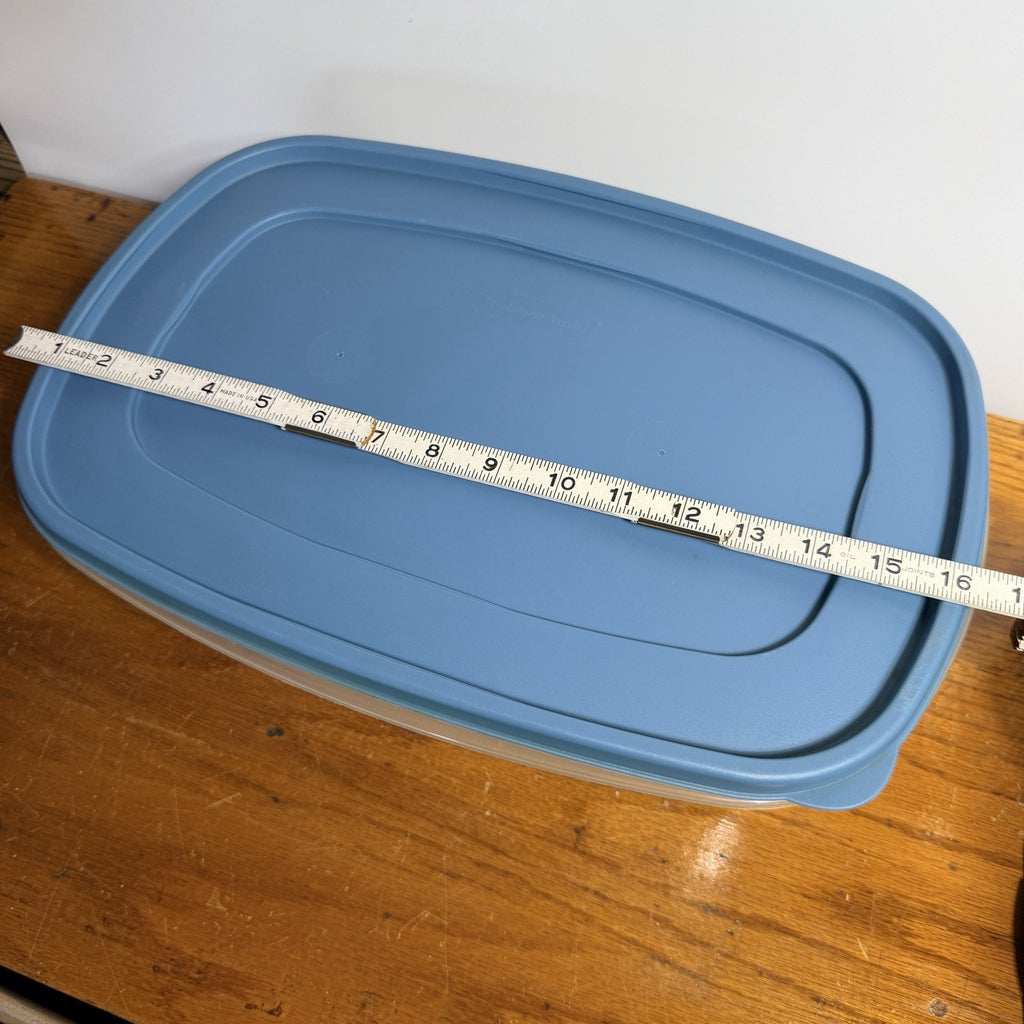 Vintage Rubbermaid X-LARGE Food Storage Container 40 Cups Rectangle Blue Lid