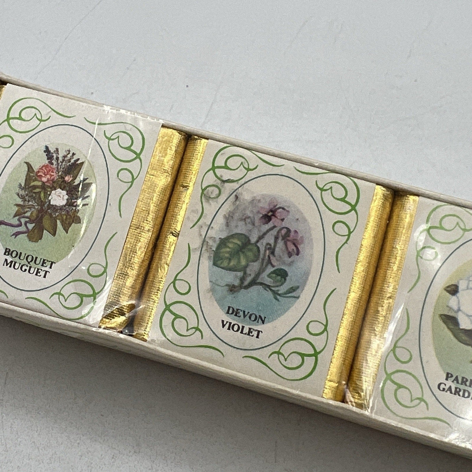 6 Vintage English Bath Cubes Perfumed Rose Lavender Gardenia Violet Muguet NEW