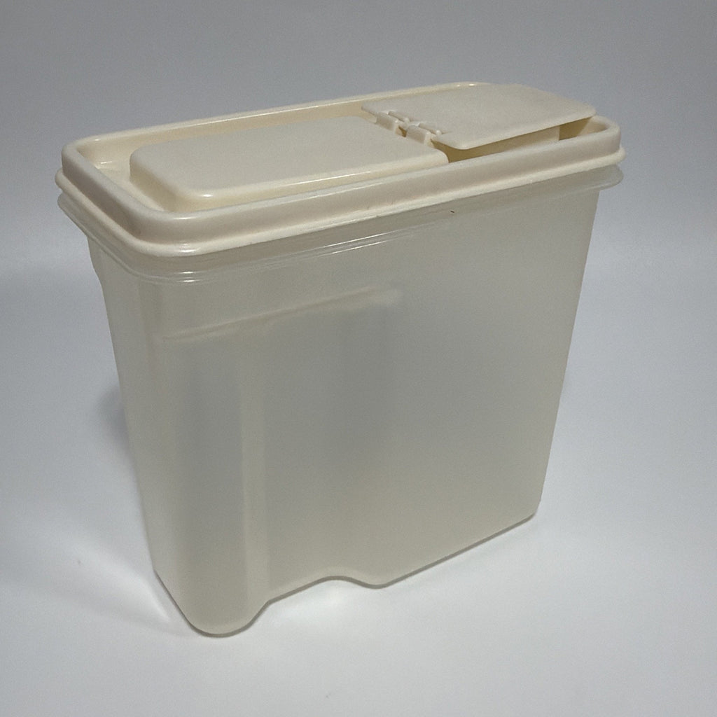 Vtg Small Rubbermaid #4 4 Cup Servin Saver Cereal Almond Snap Flip Lid 1 Quart