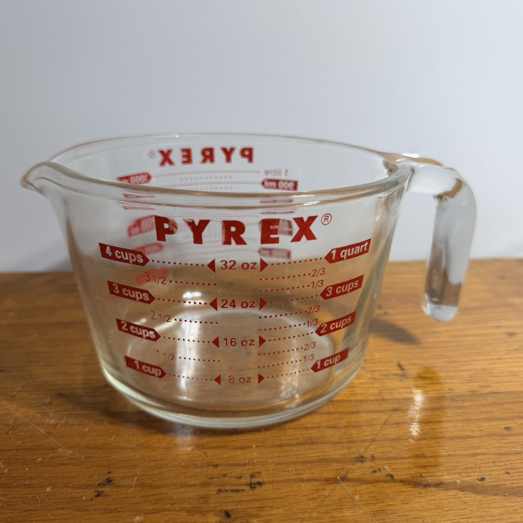 Vintage PYREX Glass Liquid 1 Quart 4 Cup Measuring Red Capital Lettering