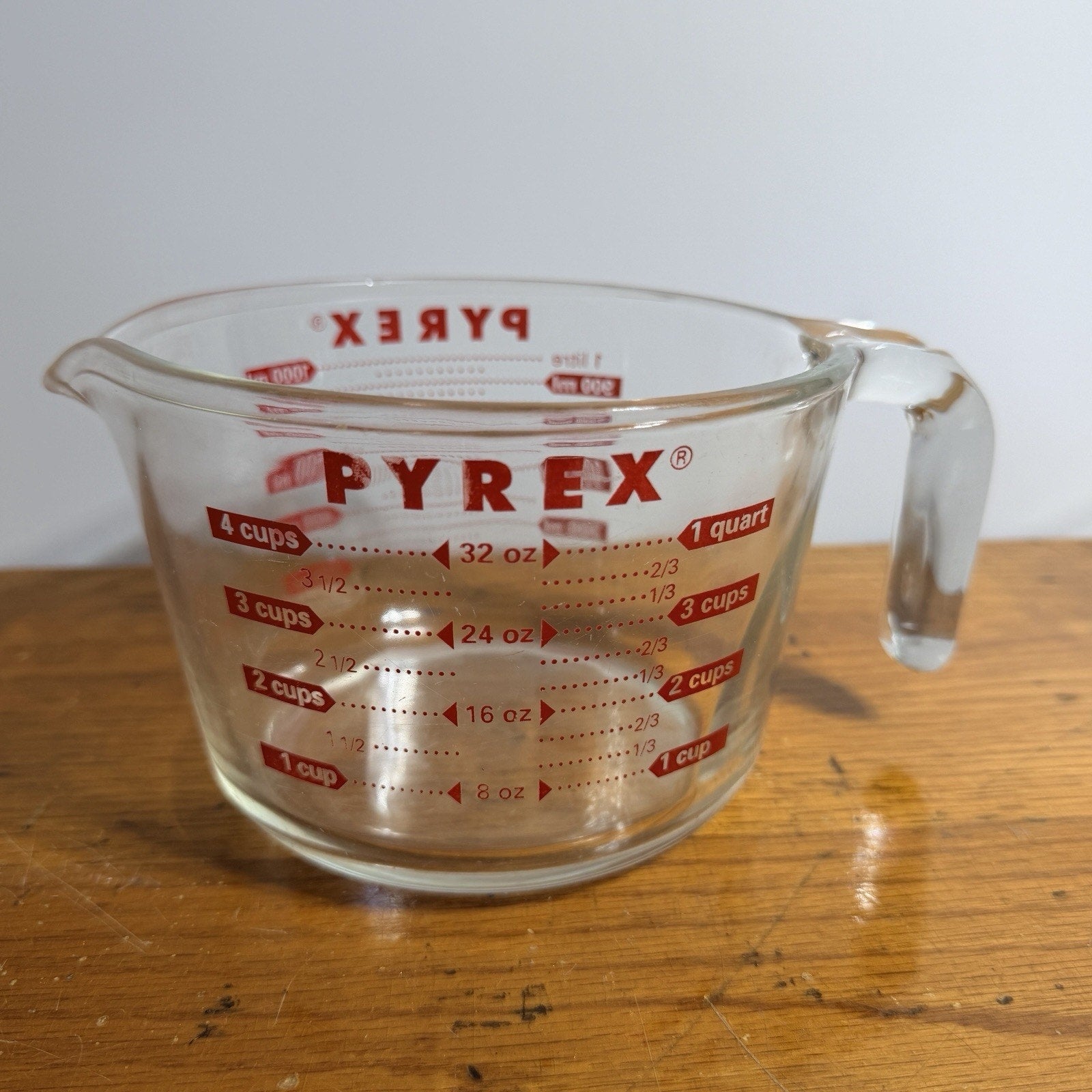Vintage PYREX Glass Liquid 1 Quart 4 Cup Measuring Red Capital Lettering