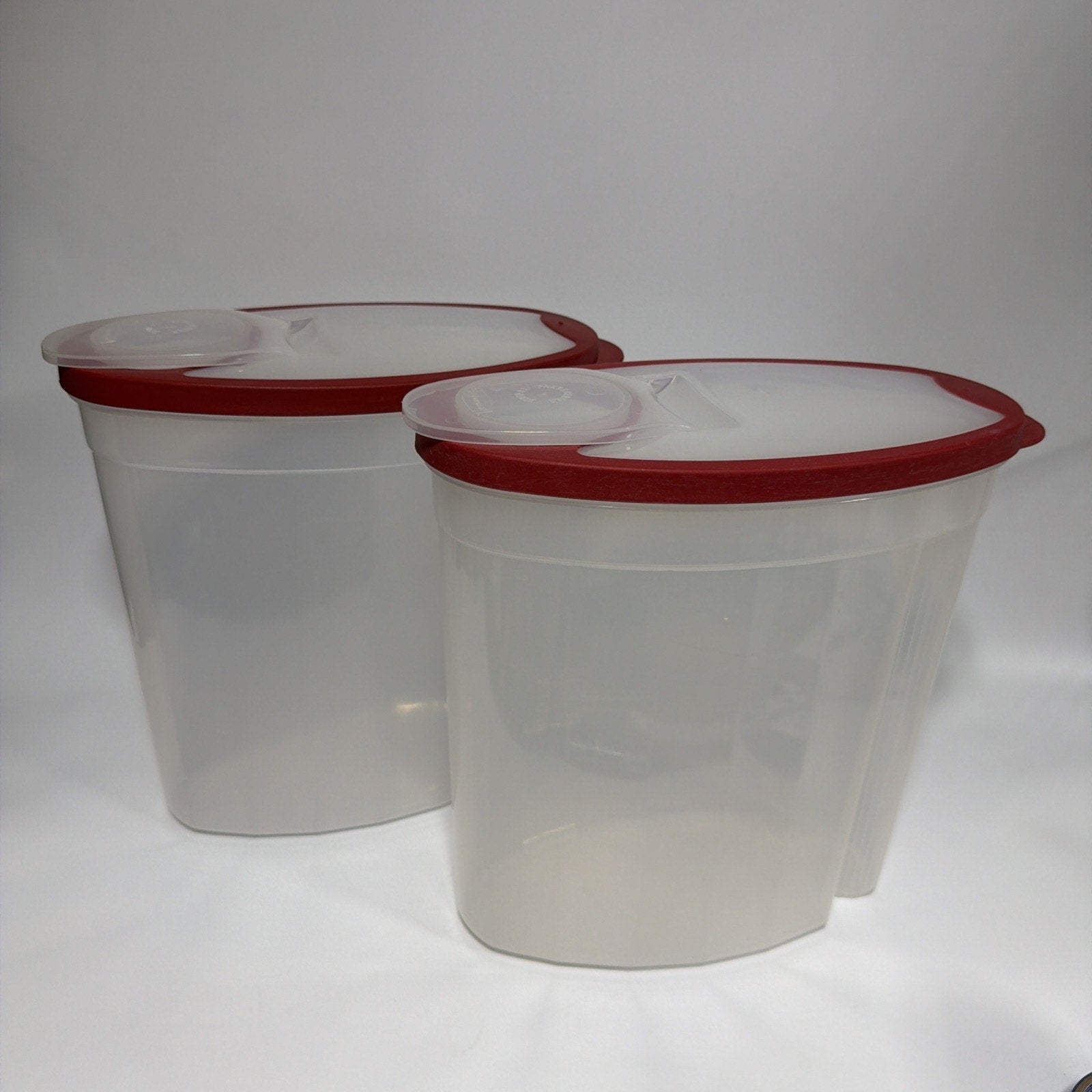 Set 2 Rubbermaid Flex and Seal Cereal Keeper 1.5 Gallon With Red Lids Storage