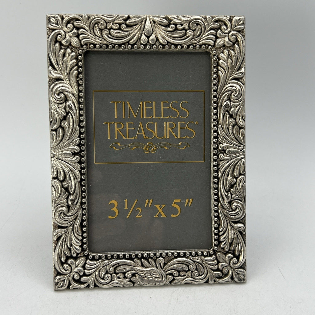 Timeless Treasures Silver Pewter Ornate Repousse Floral Scroll Frame Swan 3.5x5
