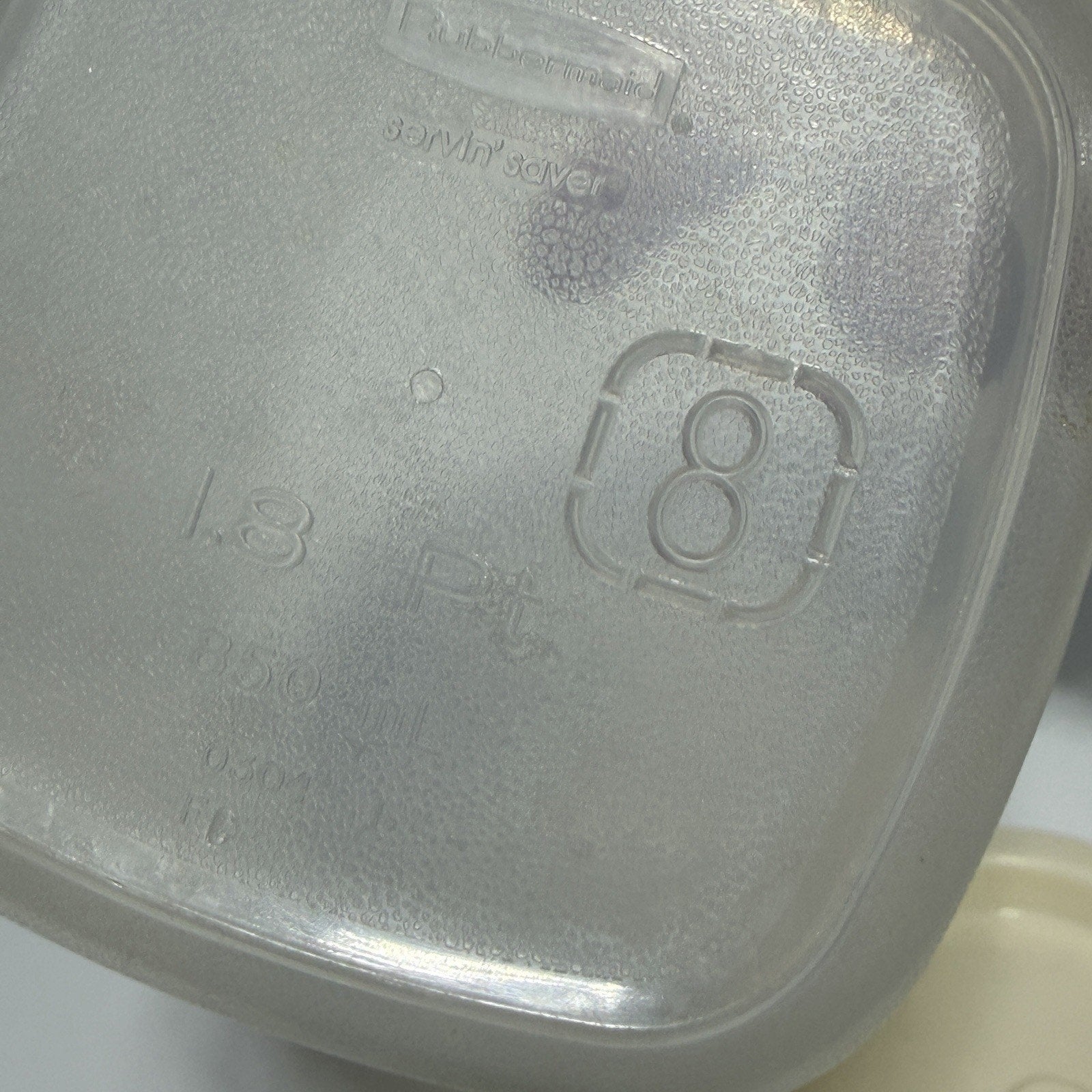 Vtg Rubbermaid #8 Servin Saver Canisters Clear Almond Lid 1.8 Pint Square