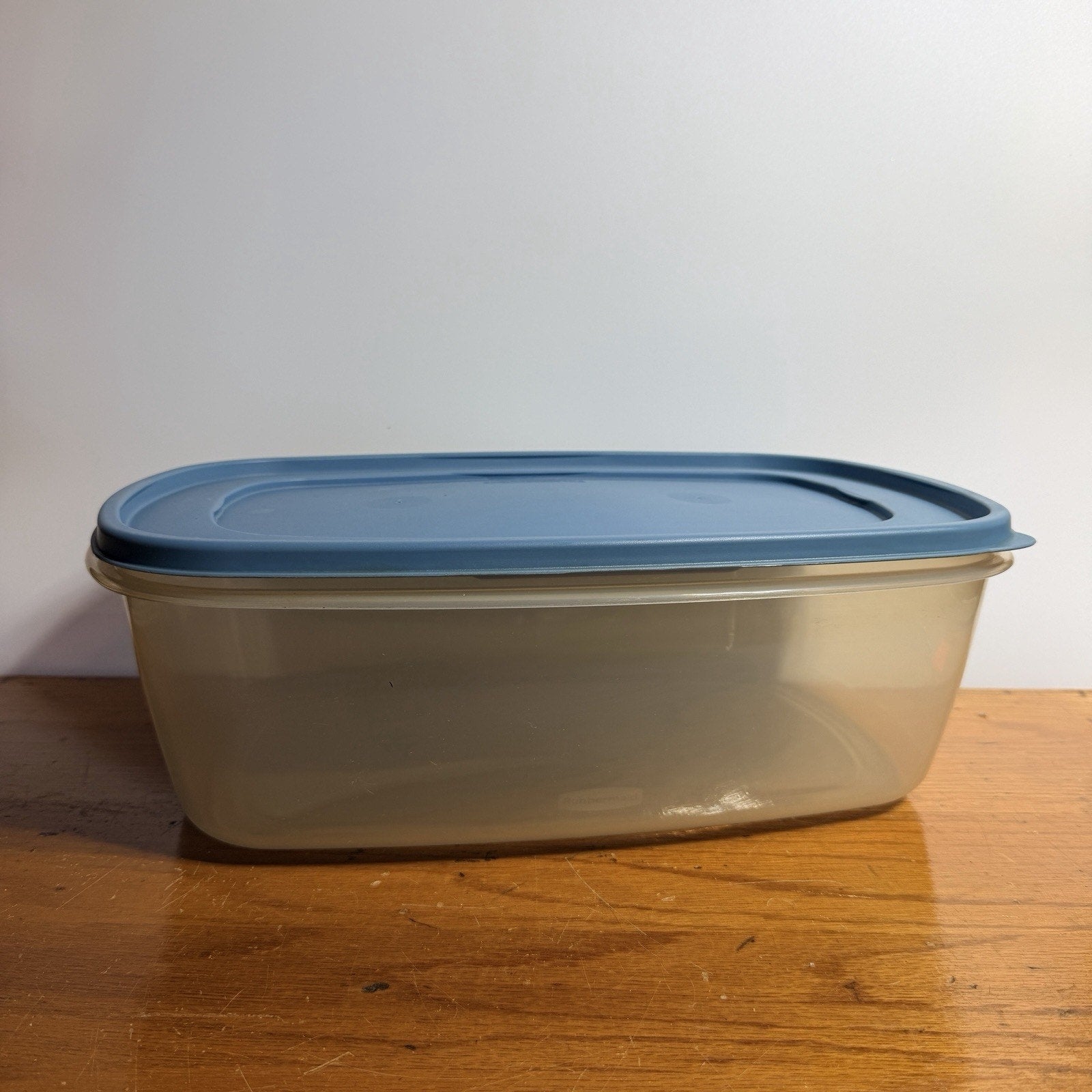 Vintage Rubbermaid X-LARGE Food Storage Container 40 Cups Rectangle Blue Lid
