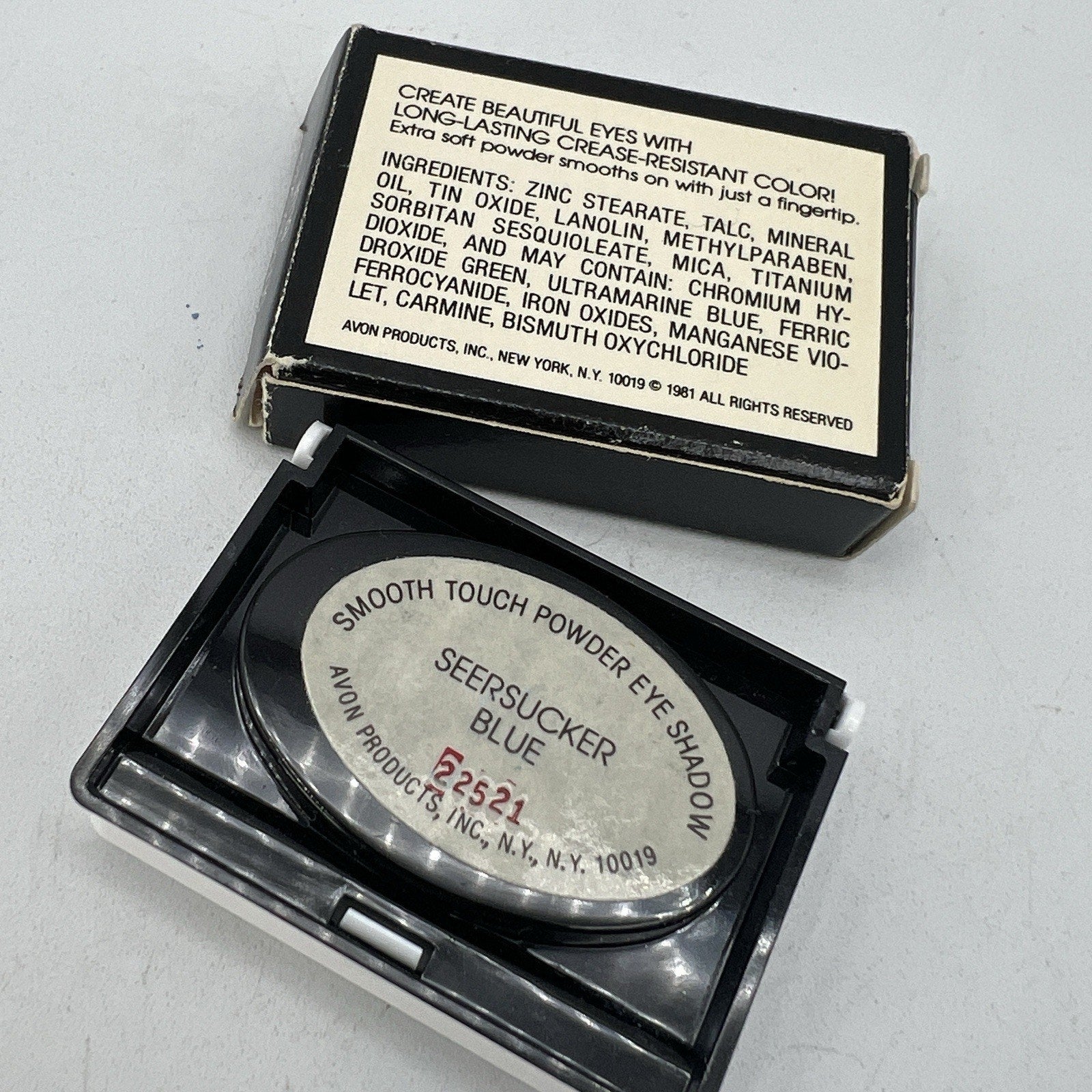 Avon Vtg 80s Coordinates Smooth Touch Powder Eyeshadow Seersucker Blue #23031