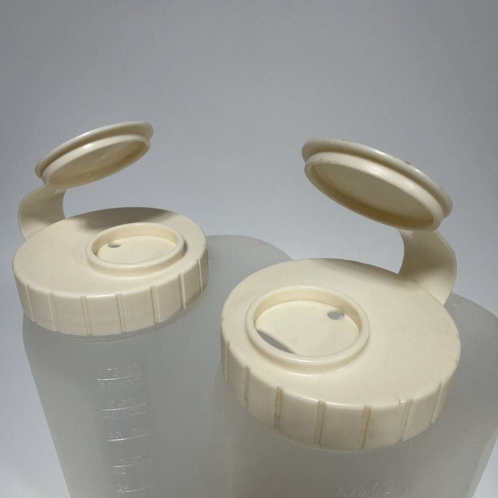 2 Vtg Rubbermaid Servin Saver 1.75 Qt. Drink Container Jug Almond Flip Lid 0458