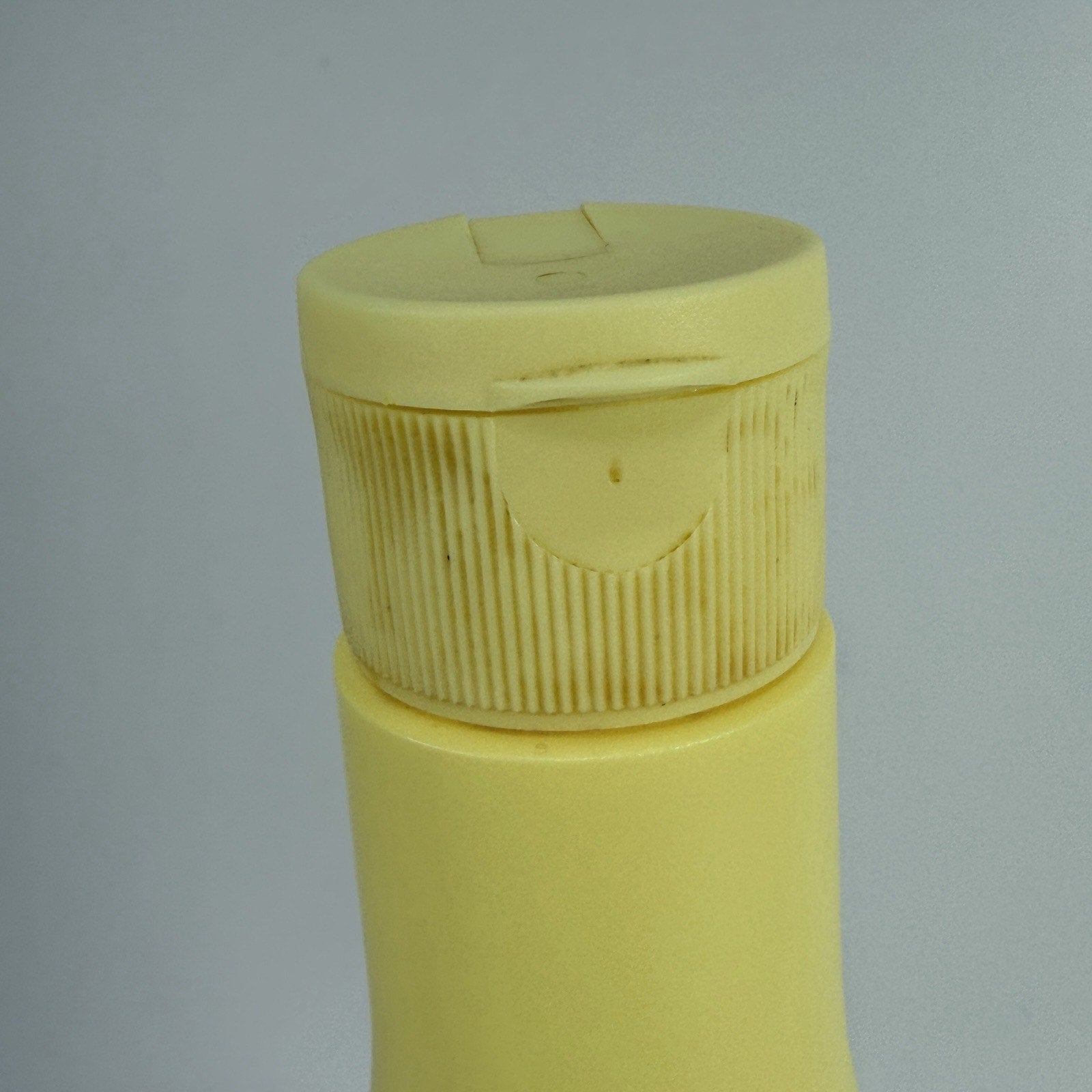 Vtg 70s 80s Jergens Extra Dry Skin Lotion 10 FL OZ Yellow Plastic Prop 50% Full