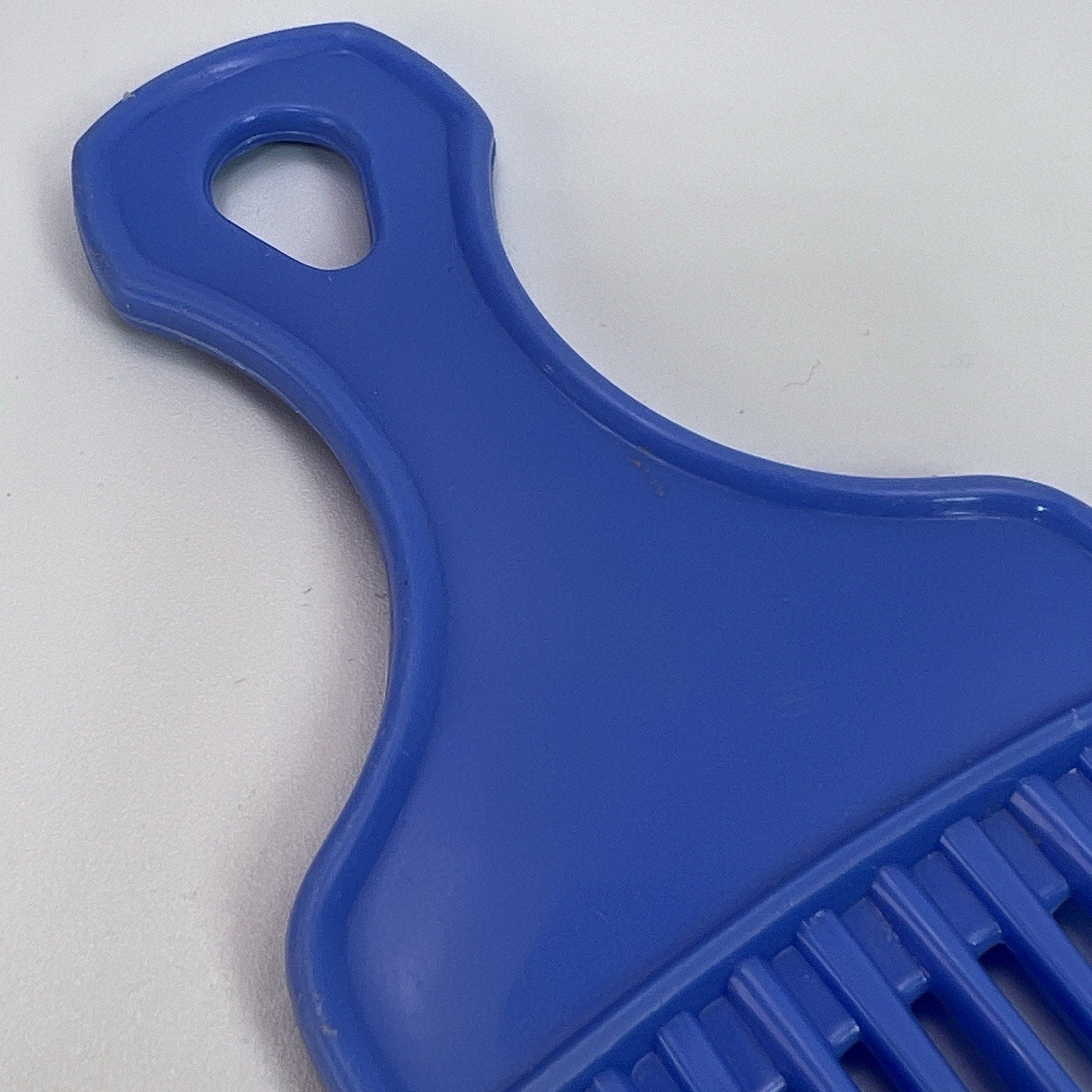 Vintage 1980s USA Patent 4345608 Color Dip Hair Pick Lift Comb Blue White 6.5”