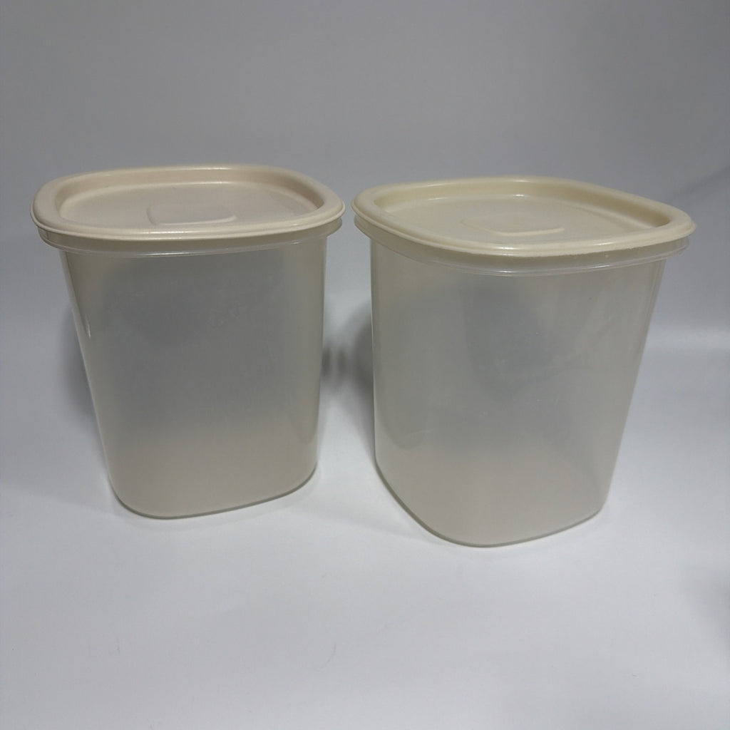 Set 2 Rubbermaid #6 Servin Saver Square 12 Cup Storage Canisters Almond Lids