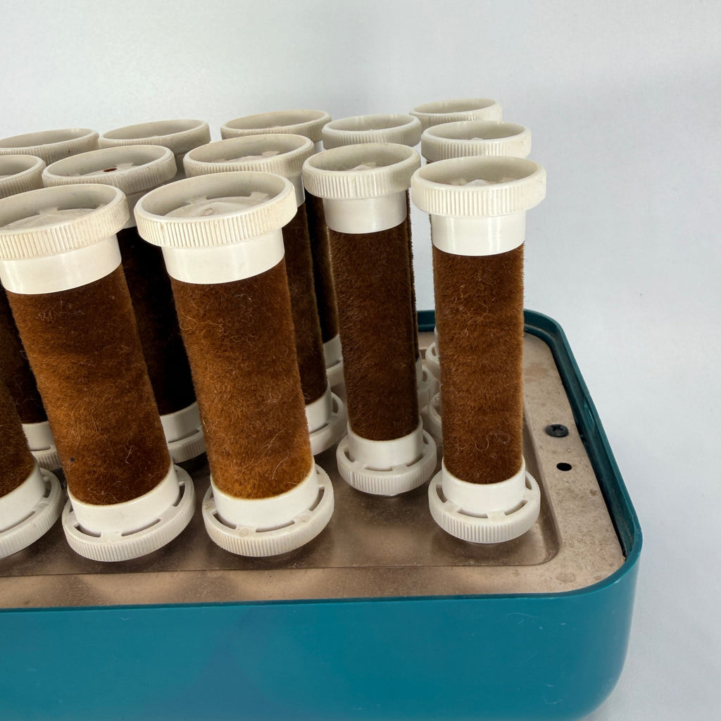 Vtg Clairol Kindness FT-19 Velvet Flocked Velvet Hot Rollers Curlers WORKS AS-IS